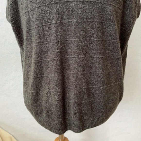 Dockers Gray Static Square Pattern Sweater Vest - Picture 3 of 12